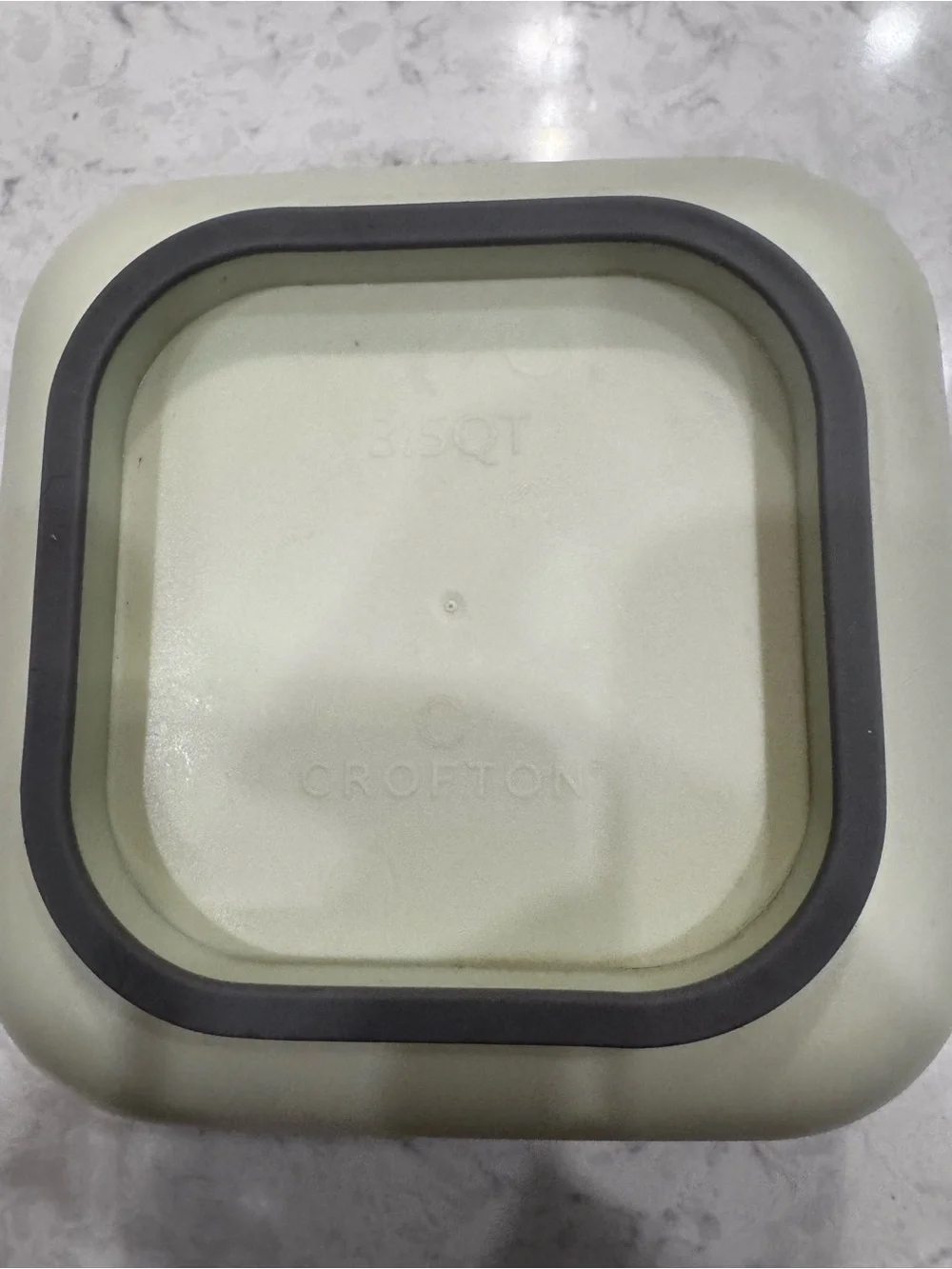 Crofton 3.5 Qt Sage Green Mixing Bowl Non Slip Base Pour Spouts